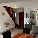Grande Avec Jardin, Proche Et Centre De - Fr-1-487-310