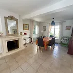 Grande Avec Jardin, Proche Et Centre De - Fr-1-487-310 *