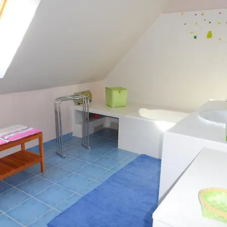 Grande Avec Jardin, Proche Et Centre De - Fr-1-487-310 Feriehus