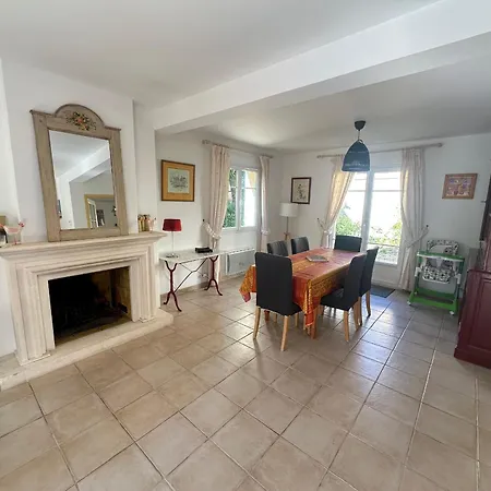 Grande Avec Jardin, Proche Et Centre De - Fr-1-487-310 *
