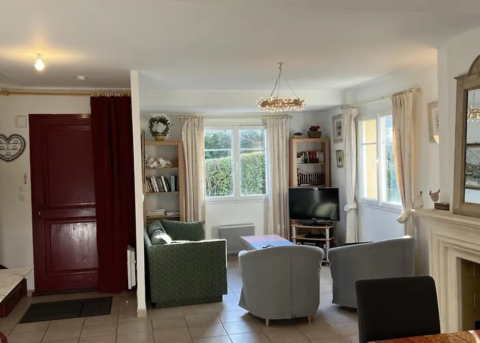 Holiday home Grande Avec Jardin, Proche Et Centre De - Fr-1-487-310