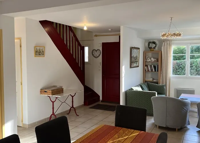 Grande Avec Jardin, Proche Et Centre De - Fr-1-487-310